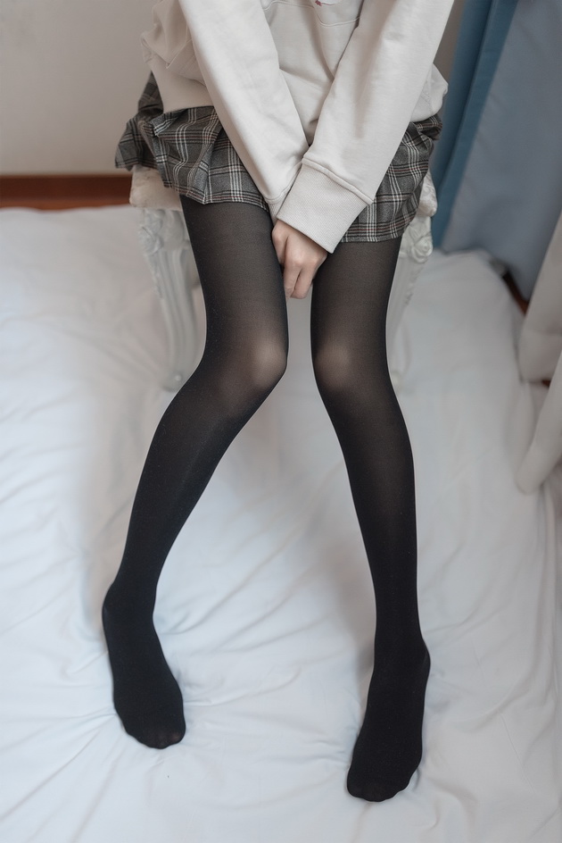 ��֮����д�� NO.005 �ڼҺ�˿����Ů��[50P/115.3M]